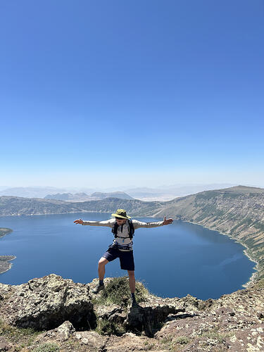 Nemrut Gölü. Bu güzelliği tarif edebilecek kelimeleri bulamıyorum.